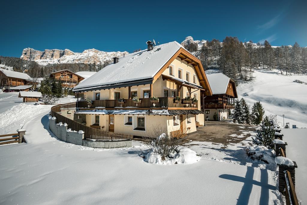 Taela Apartments San Cassiano  Exterior photo