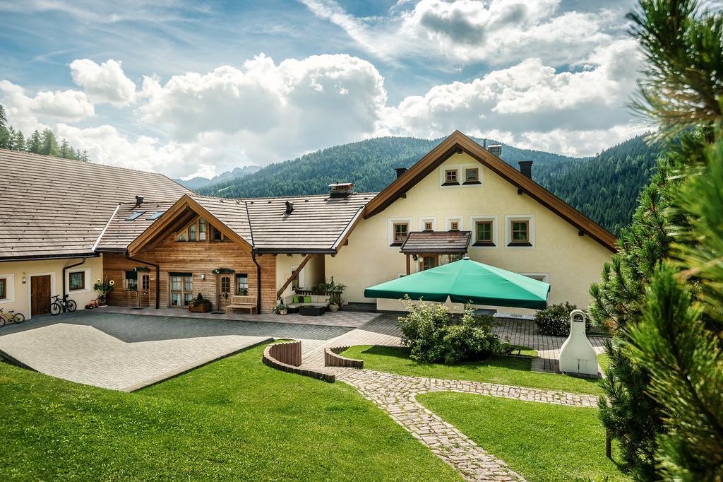 Taela Apartments San Cassiano  Exterior photo